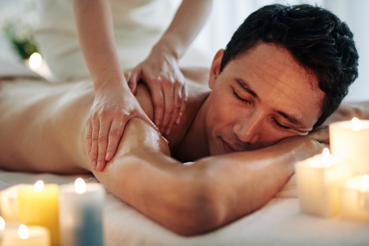 a man getting aromatherapy massage